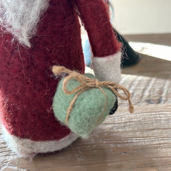 Wool Felt Santa with Black Hat & Package - Picture 7 of 10
